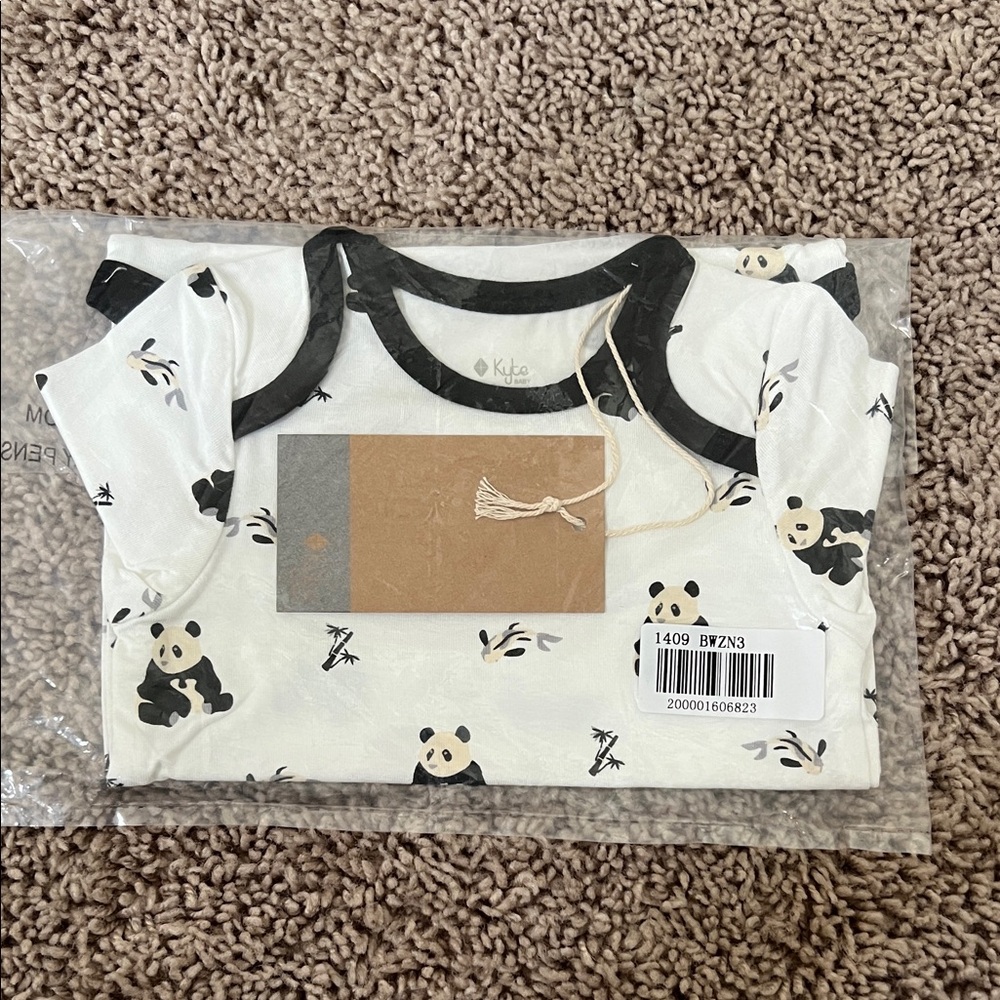 Kyte BABY Black & White Zen Bodysuit